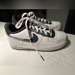 Boys Nike Air Force 1 shoes. Size 6y.